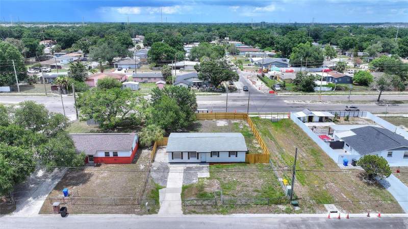 3 bedroom Single Family Residence at 8204 Allamanda Avenue, Progress Village Unit 1, Tampa — photo 4