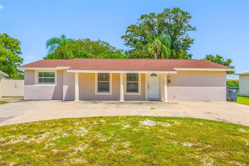 5 bedroom Single Family Residence at 8339 Drycreek Drive, Townn Country Park Unit 56, Tampa — photo 1