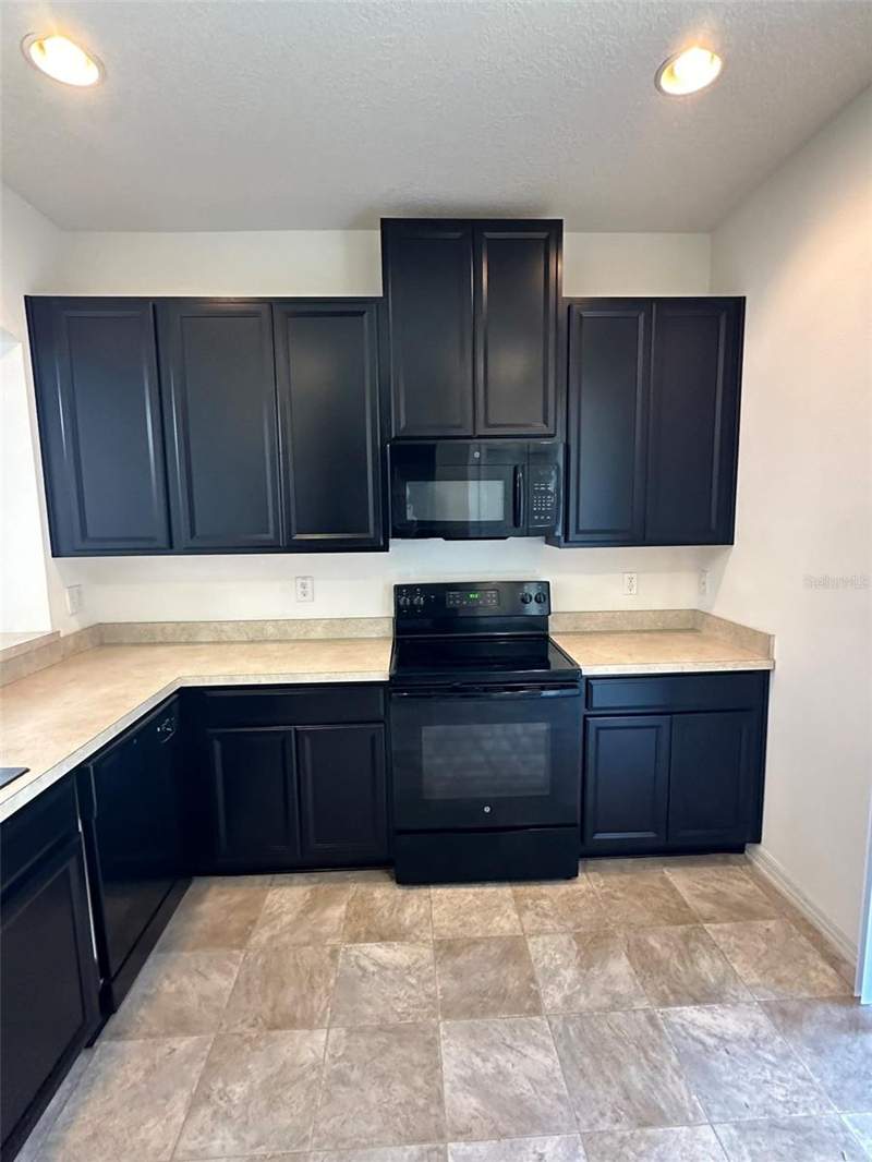 2 bedroom Townhouse at 7006 Timberside Place, Oak Creek Prcl 2 Unit 2B, Riverview — photo 5