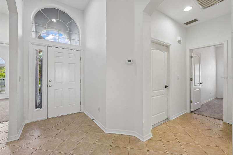 4 bedroom Single Family Residence at 1810 Mira Lago Circle, Mira Lago West Ph 2A, Ruskin — photo 4