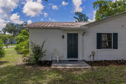 5207 10th Street, Zephyrhills FL - photo 8 of 44