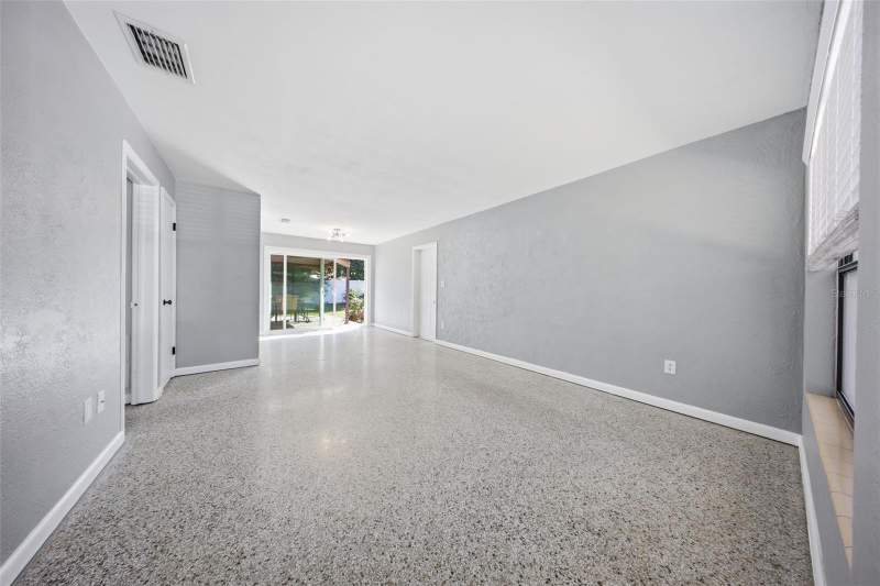 3 bedroom Single Family Residence at 111 E Lauren Court, Prairie Lake Manors, Casselberry — photo 3