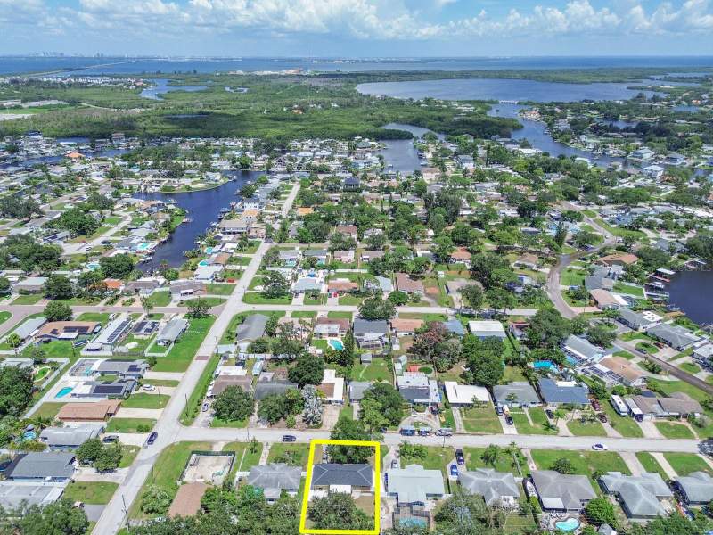 3 bedroom Single Family Residence at 9046 3RD STREET, SUN-LIT SHORES, ST PETERSBURG — photo 4