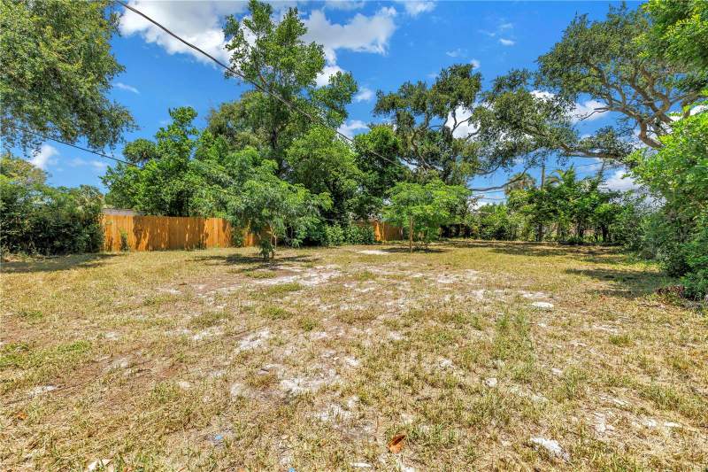 3 bedroom Single Family Residence at 930 Alcazar Way, Lakewood Estates Sec A, St Petersburg — photo 3