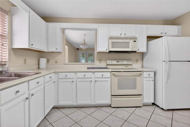 2 bedroom Single Family Residence at 9077 SW 91st Circle, Top/World Ph 01-A Sec 01, Ocala — photo 5