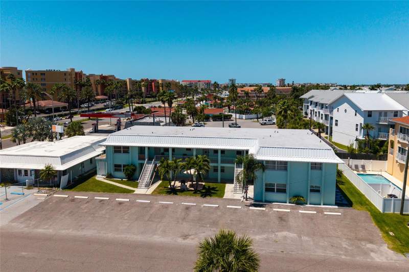 1 bedroom Condominium at 10 164th Avenue #1, Park-Vue Condo, Redington Beach — photo 4