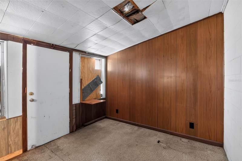 3 bedroom Single Family Residence at 6120 W RIDGEWOOD AVENUE, CRESCENT HEIGHTS, ORLANDO — photo 4