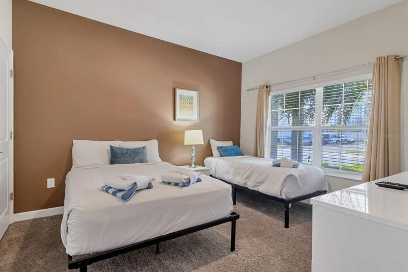 4 bedroom Townhouse at 4914 Windermere Avenue, Storey Lake Ph 3, Kissimmee — photo 4