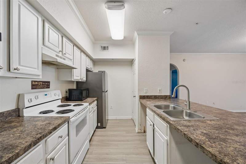 2 bedroom Condominium at 911 N Orange Avenue #411, Uptown Place Condo, Orlando — photo 4