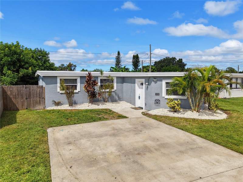 4 bedroom Single Family Residence at 9218 86th Street, Crestridge 2nd Add, Seminole — photo 2