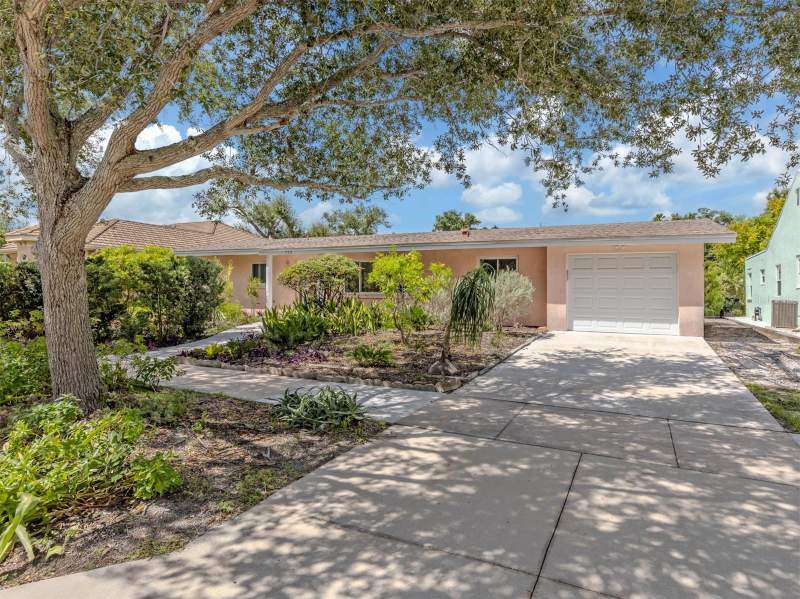 3 bedroom Single Family Residence at 324 Ponce De Leon Avenue, Venice Gulf View Sec Of, Venice — photo 3