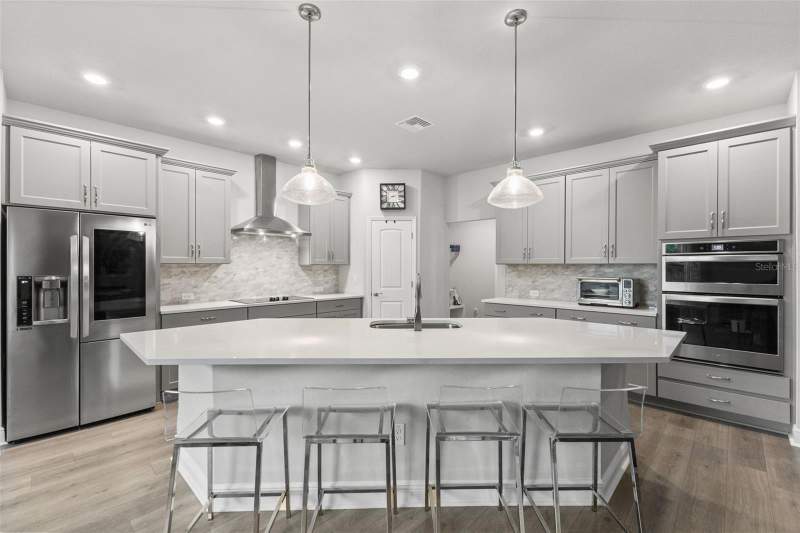 4 bedroom Single Family Residence at 4009 W Carmen Street, Broadmoor Park Rev, Tampa — photo 3