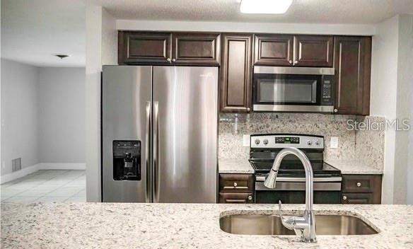 3 bedroom Single Family Residence at 21 Southland Road, South Venice, Venice — photo 2