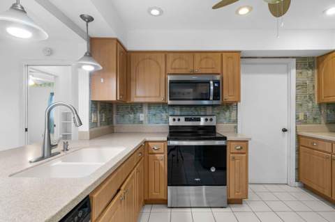1001 Ardmore Way, Sun City Center FL - photo 17 of 67