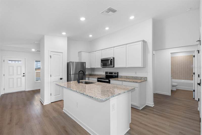 4 bedroom Single Family Residence at 5215 Cap Road, Trilby Crossings, Brooksville — photo 3