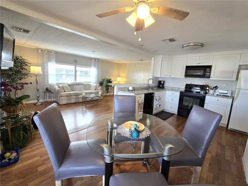 2 bedroom Manufactured Home at 2122 Waterview Drive, Lake Conley Mhp, Holiday — photo 5