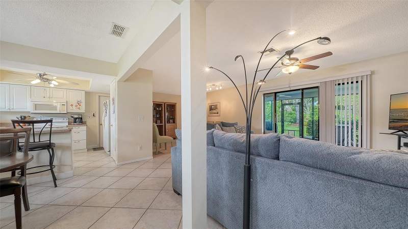 3 bedroom Single Family Residence at 6110 Approach Lane, Sunrise Golf Club Estates, Sarasota — photo 4