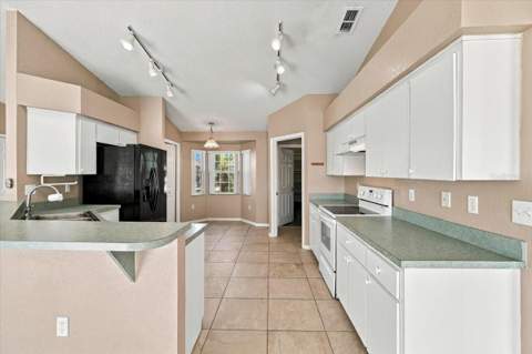 7123 Summit Drive, Winter Haven FL - photo 21 of 53