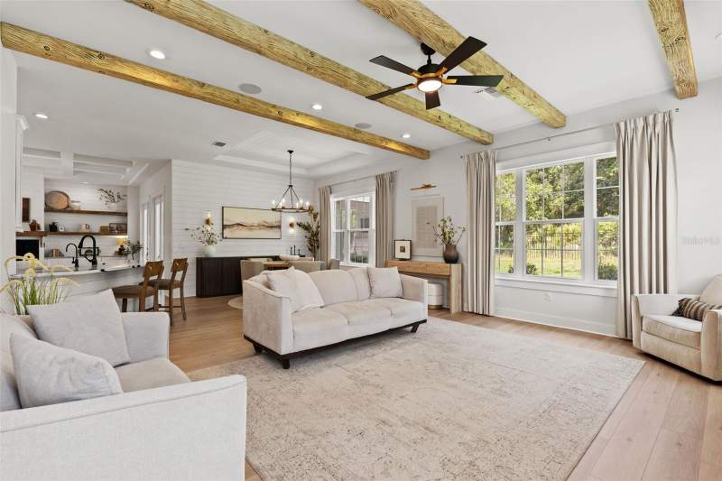 5 bedroom Single Family Residence at 20085 English Walnut Place, Southern Hills Plantation Ph 2, Brooksville — photo 4