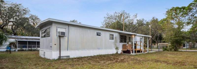 2 bedroom Mobile Home at 9300 Kiowa Dr, Griffin Park, New Port Richey — photo 3