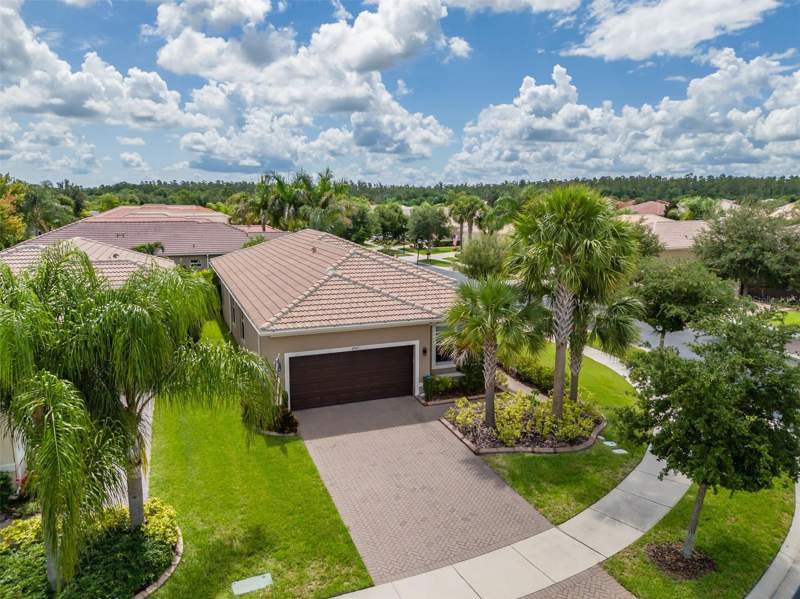4905 SANDY GLEN WAY home for sale in Valencia Lakes