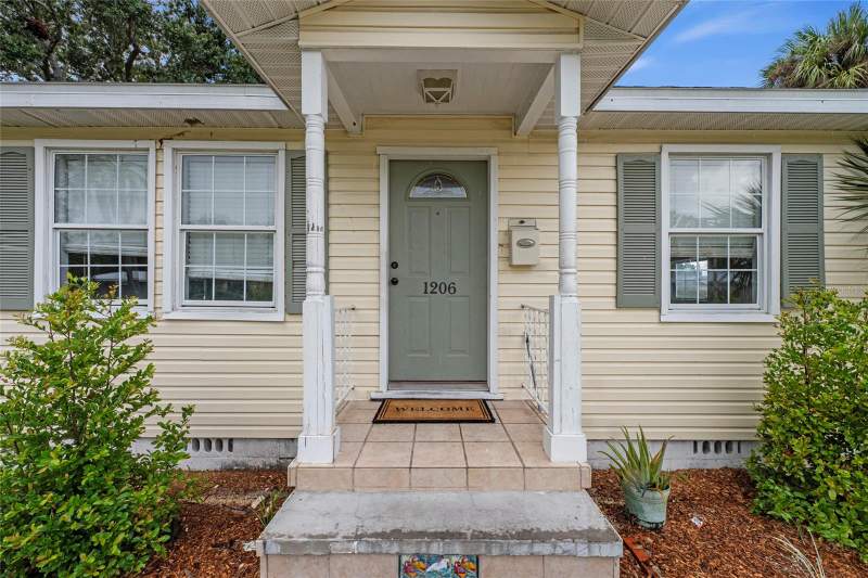 3 bedroom Single Family Residence at 1206 30th Street, Resub Of Bears Sub, Bradenton — photo 2