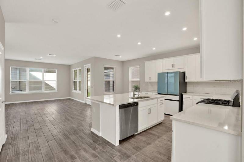 4 bedroom Single Family Residence at 13729 Rangeland Boulevard, Starkey Ranch Ph 2 Pcls 8 & 9, Odessa — photo 4