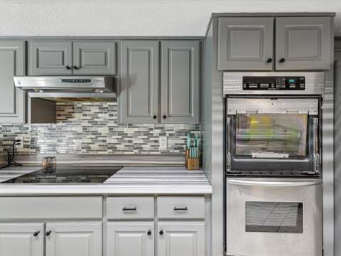 1222 Huntington Avenue, Spring Hill FL - photo 13 of 52