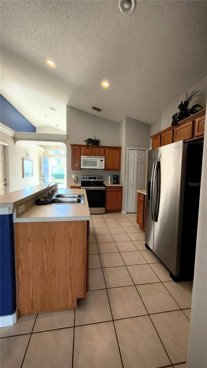 4 bedroom Single Family Residence at 16721 S Rolling Green Drive, Glenbrook Sub, Clermont — photo 2