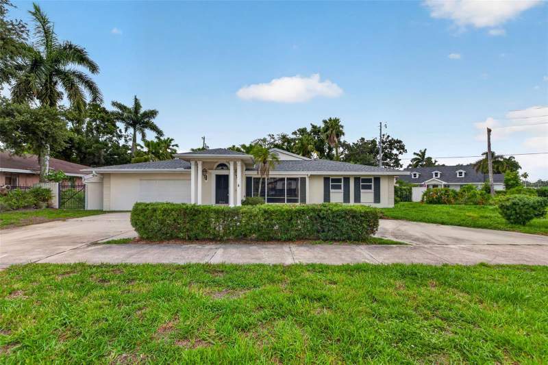 3 bedroom Single Family Residence at 201 Snell Isle Boulevard, Merhige Rep, St Petersburg — photo 5