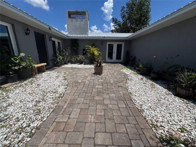 4 bedroom Single Family Residence at 4925 N US Highway 441, Triangle Heights, Ocala — photo 2
