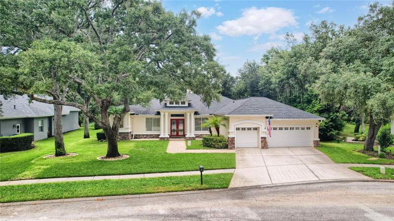 5603 EAGLEGLEN PLACE home for sale in Fishhawk Ranch