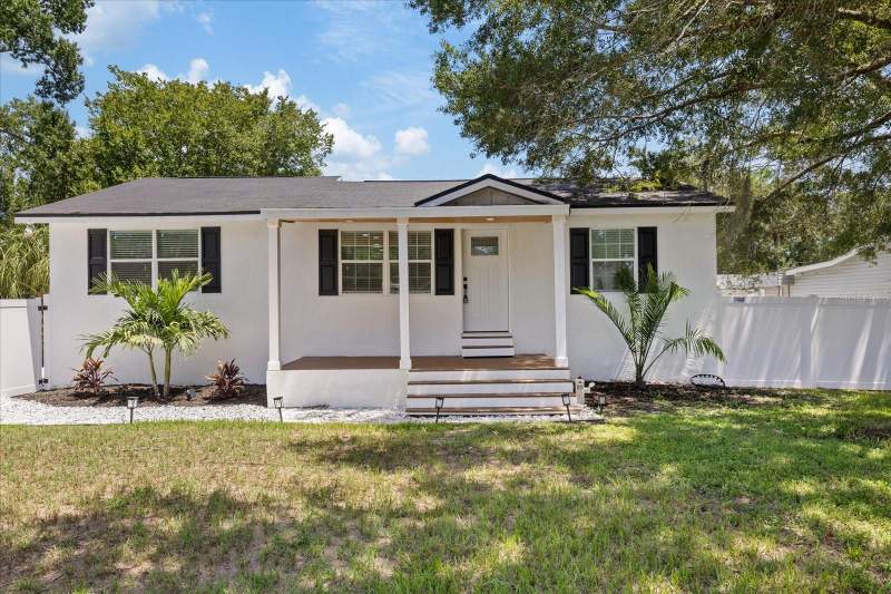4 bedroom Single Family Residence at 6403 Elliot Drive, Elliott & Harrison Sub, Tampa — photo 2