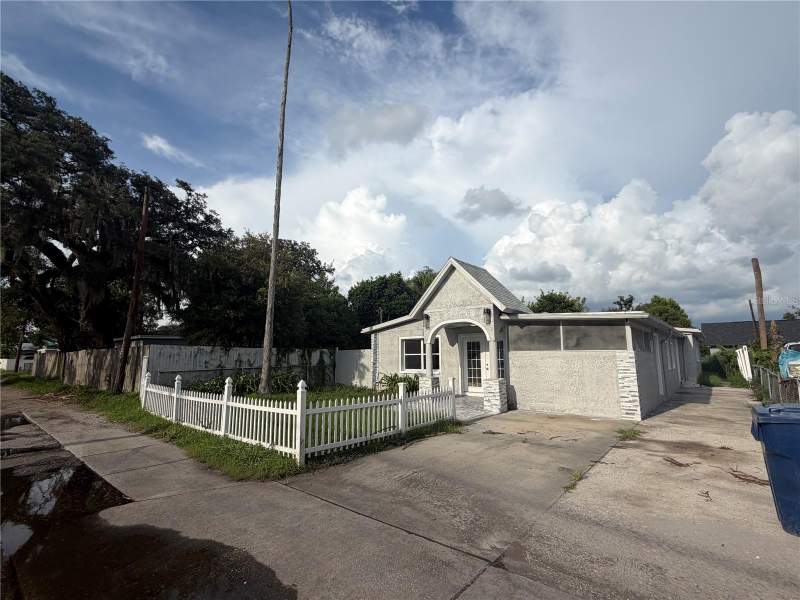 4 bedroom Single Family Residence at 5103 N 30th Street, Bellmont Heights, Tampa — photo 2