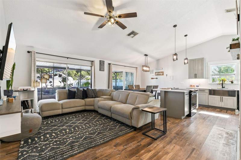 4 bedroom Single Family Residence at 2167 Monastery Circle, Royal Manor Estates Phase One, Orlando — photo 2