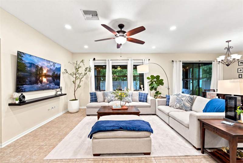 4 bedroom Single Family Residence at 1008 Oakcrest Drive, Misty Ridge Sub, Brandon — photo 2