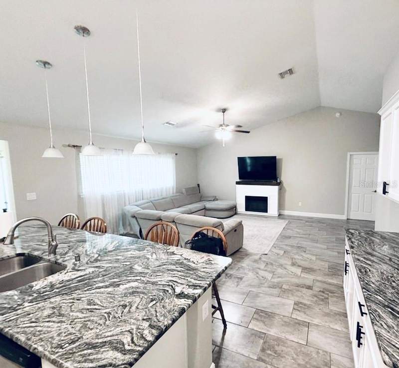 4 bedroom Single Family Residence at 5601 SW 117th Lane Road, Kingsland Country Estate, Ocala — photo 3