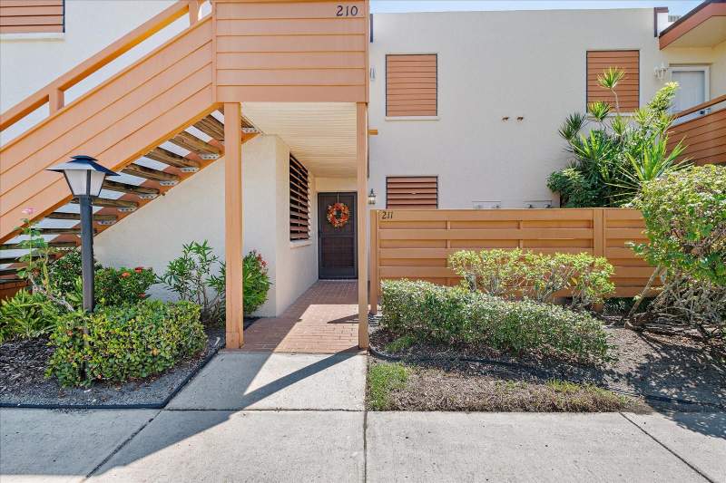 2 bedroom Condominium at 211 Pineneedle Drive #211, Wildewood Spgs Ii-B, Bradenton — photo 2