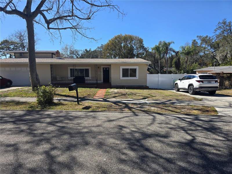 4 bedroom Single Family Residence at 9306 Forest Hills Drive, Tampas North Side Country Clu, Tampa — photo 2