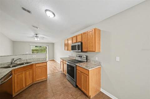 2212 Nicollett Way, Leesburg FL - photo 12 of 31