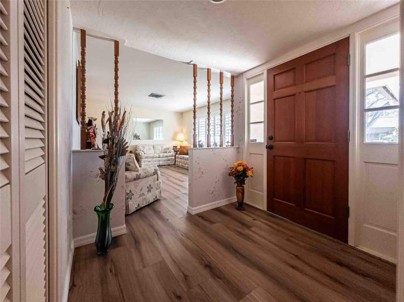 2 bedroom Single Family Residence at 1830 Oak Forest Drive, Forest Wood Estates, Clearwater — photo 4