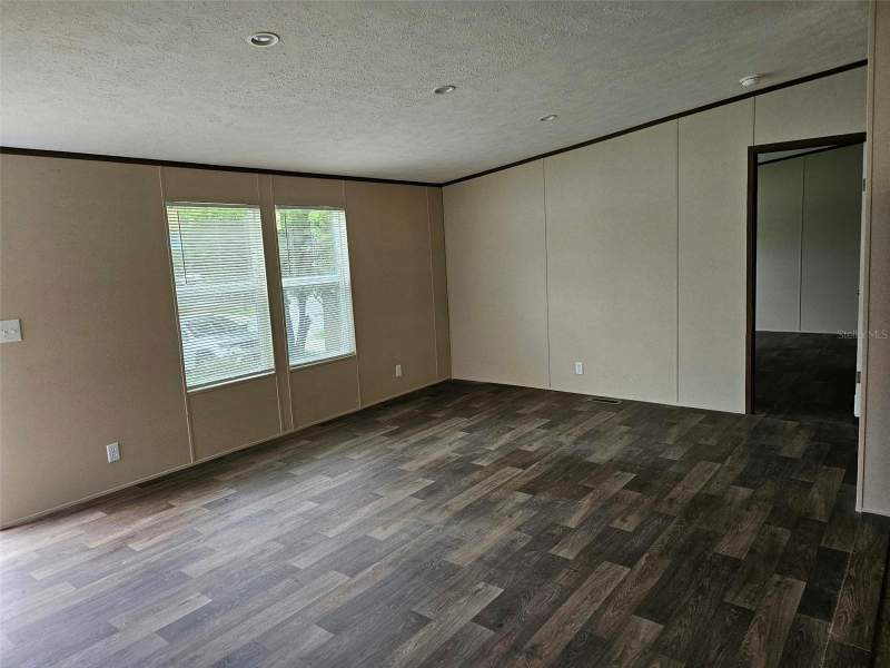 3 bedroom Manufactured Home at 6931 Castillo Court, Lynnwood Estates, Orlando — photo 4