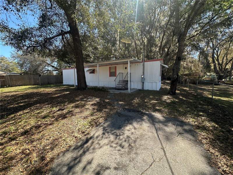 2 bedroom Manufactured Home at 9150 SE 142nd Place, Little Lake Weir, Summerfield — photo 4