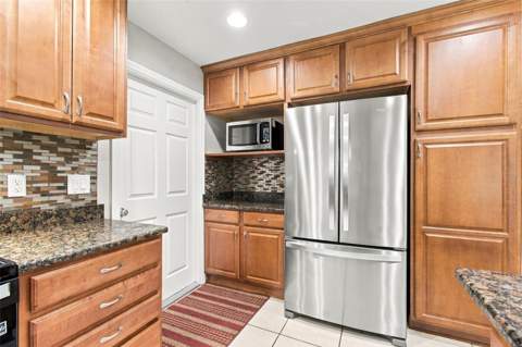8410 Angela Court, Zephyrhills FL - photo 17 of 60