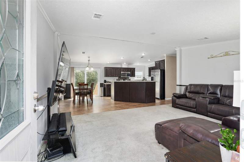 4 bedroom Manufactured Home at 14785 SW 71st Avenue Road, Marion Oaks Ranches, Ocala — photo 2
