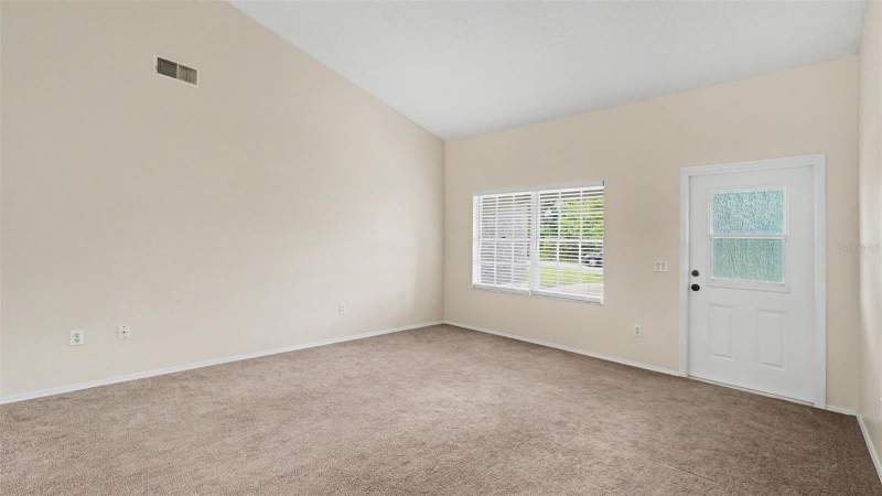 3 bedroom Single Family Residence at 206 Oak Circle, Silver Springs Shores, Ocala — photo 3