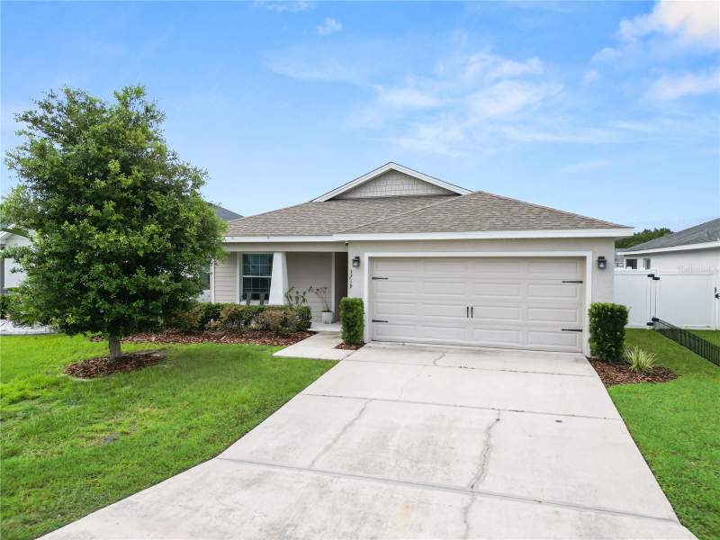 4 bedroom Single Family Residence at 3719 PEREGRINE WAY, TOWNE PARK ESTATES, LAKELAND — photo 1