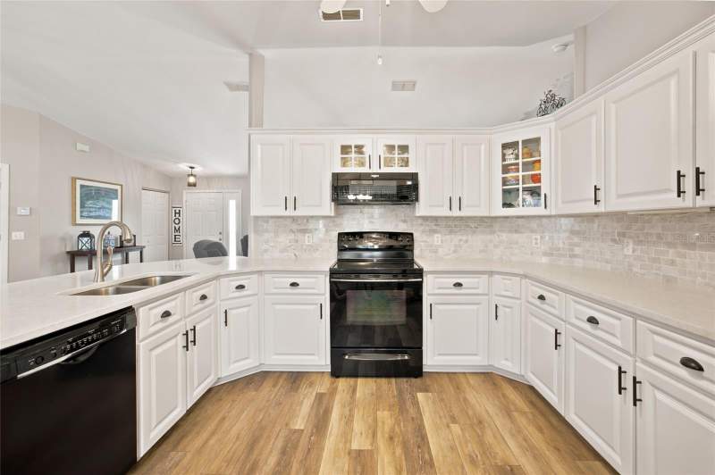 3 bedroom Single Family Residence at 5948 SW 103rd Street, Cherrywood Estate, Ocala — photo 2