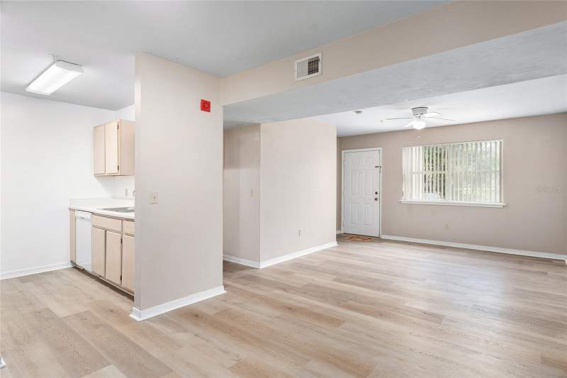 2 bedroom Condominium at 2360 SW Archer Road #607, Campus Edge Condo, Gainesville — photo 4