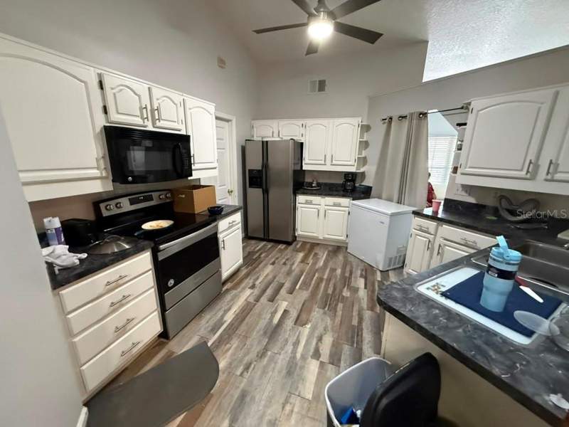 3 bedroom Single Family Residence at 601 S DEAN ROAD, EAST ORANGE PARK, ORLANDO — photo 4